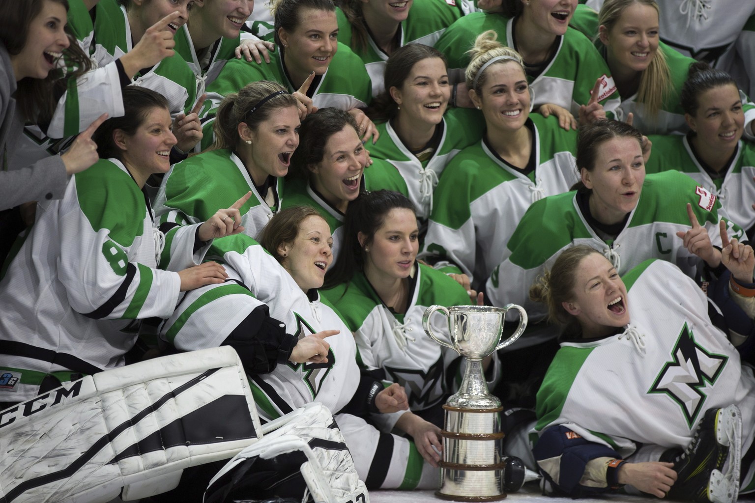 Markham Thunder players celebrate winning the 2018 Clarkson Cup final against the Kunlun Red Star in CWHL hockey action in Toronto on Sunday, March 25, 2018. (Chris Donovan/The Canadian Press via AP)