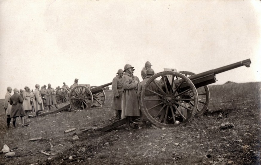 french 75 Canon de 75 mm modèle 1897
frankreich erster weltkrieg artillerie kanone history http://lagrandeguerre.cultureforum.net/t74247-photos-21-regiment-d-artillerie
