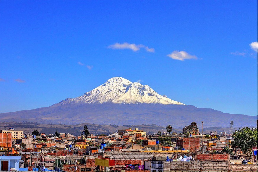 Der inaktive Vulkan Chimborazo ist der höchste Berg Ecuadors und der Punkt der Welt, der am weitesten vom Erdkern entfernt ist.