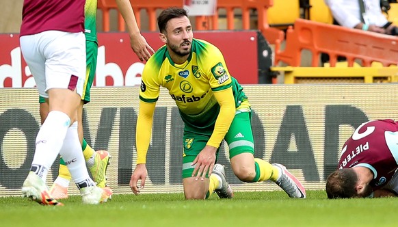 epa08553851 Norwich&#039;s Josip Drmic (2-L) in action against Burnley&#039;s Erik Pieters (2-R) during the English Premier League soccer match between Norwich City and Burnley FC in Norwich, Britain, ...