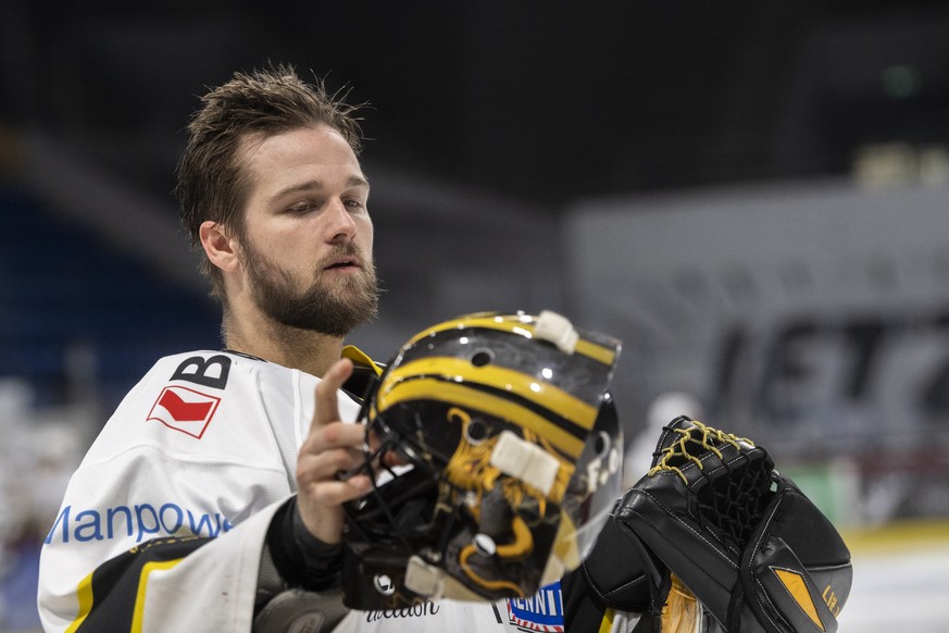 Ajoie&#039;s Torhueter Tim Wolf reagiert im ersten Eishockey Playoff-Finalspiel der Swiss League zwischen den EHC Kloten und dem HC Ajoie am Sonntag 18. April 2021, in der SWISS Arena in Kloten. (KEYS ...