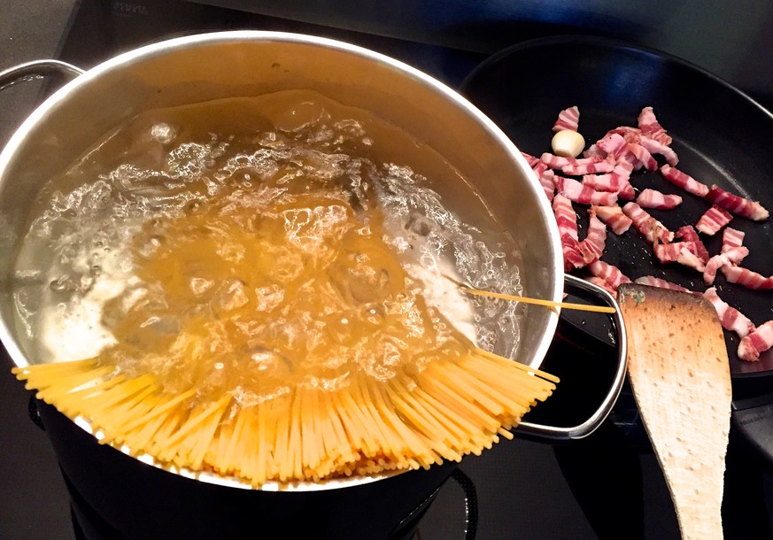 spaghetti carbonara alla baroni so macht mans richtig baronis lebenshilfen pasta