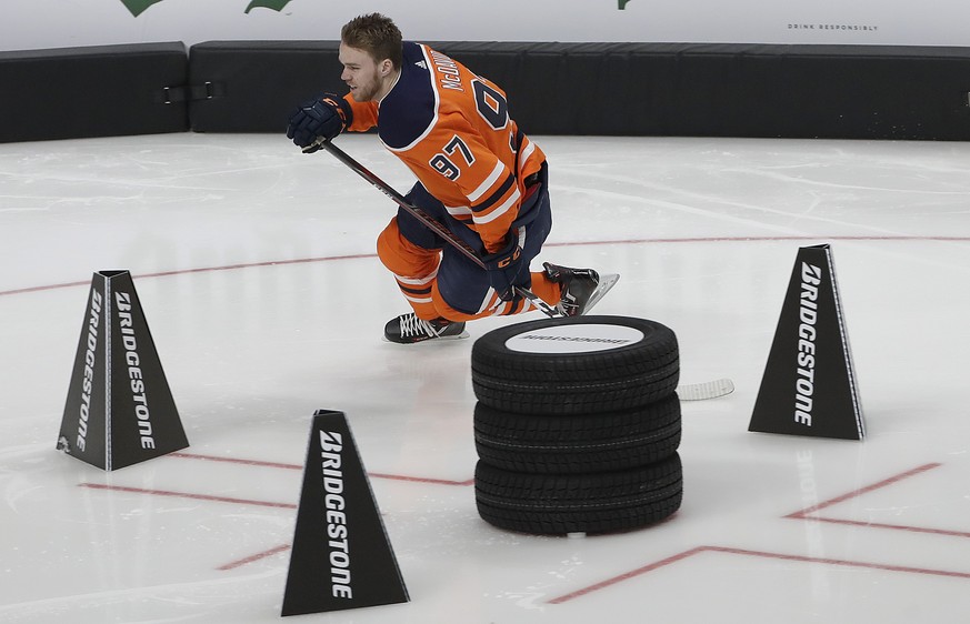 Edmonton Oilers&#039; Connor McDavid skates during the Skills Competition, part of the NHL All-Star weekend, in San Jose, Calif., Friday, Jan. 25, 2019. (AP Photo/Jeff Chiu)