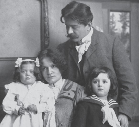 Fritz und Lilly Boscovits mit ihren Kindern Irma und Walter, 1906.