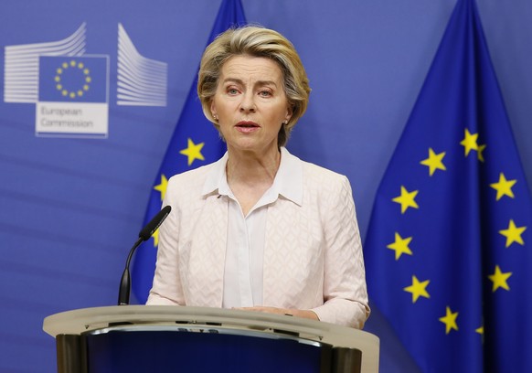 epa08864583 European Commission President Ursula von der Leyen gives a statement at the European Commission in Brussels, Belgium, 05 December 2020. British and EU negotiators have paused Brexit talks  ...