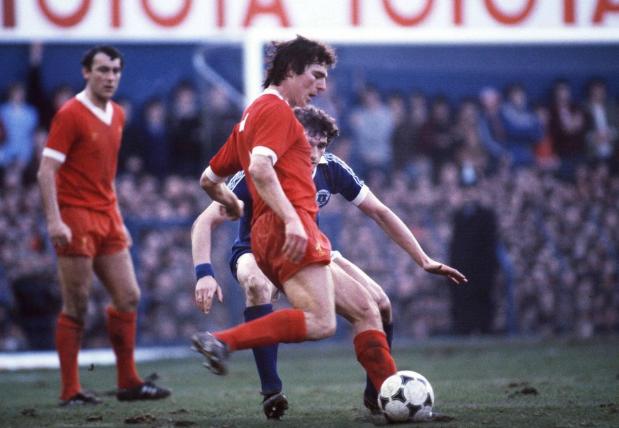 Bildnummer: 07091003 Datum: 24.01.1981 Copyright: imago/Colorsport
Avi Cohen (Liv) 24/1/81 Everton FC (blue) vs Liverpool FC (red). --- PUBLICATIONxINxGERxSUIxAUTxHUNxPOLxUSAxONLY; Fussball Herren En ...
