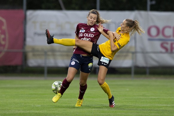 Servette&#039;s Marta Peiro Gimenez, left, fights for the ball with Young Boys&#039; Leana Zaugg, right, during the Women�s Super League soccer match of Swiss Championship between Servette FC Chenois  ...