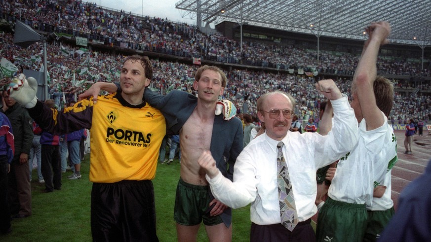 Werder Bremen, DFB Pokal Sieger 1990/1991, v.li.: Torwart Oliver Reck, Dieter Eilts, Manager Willi Lemke