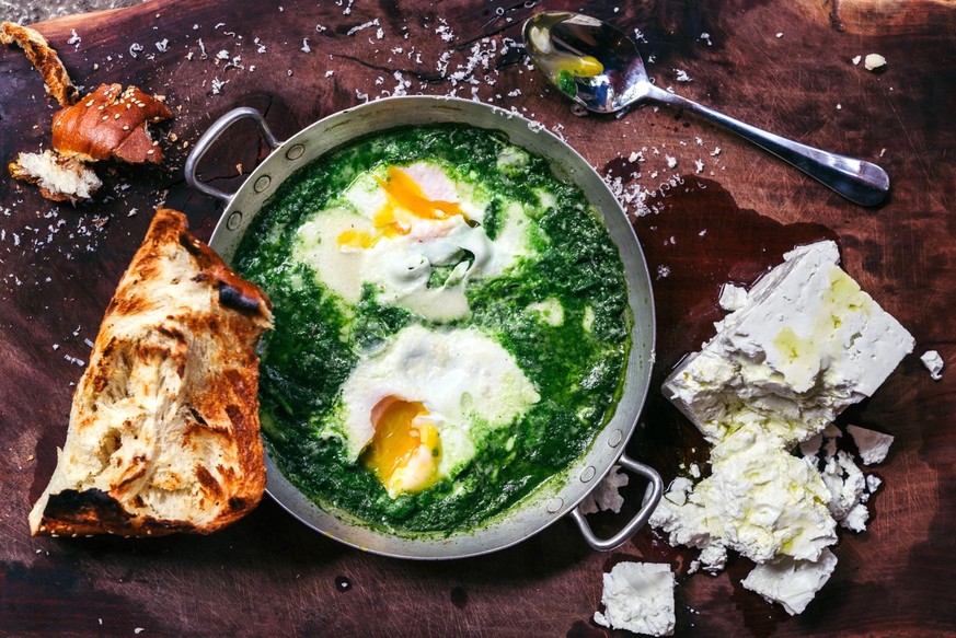 grüne shakshuka eier spinat essen food feta vegetarisch israel haya molko tel aviv neni https://www.neni.ch/