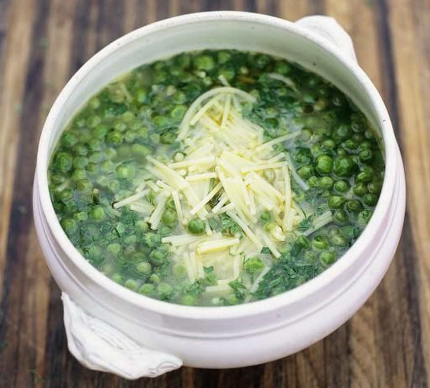 minestra di piselli di altamura italien jamie oliver erbsen pasta 
https://www.jamieoliver.com/de/recipes/vegetables-recipes/altamura-pea-soup-minestra-di-piselli-di-altamura/
