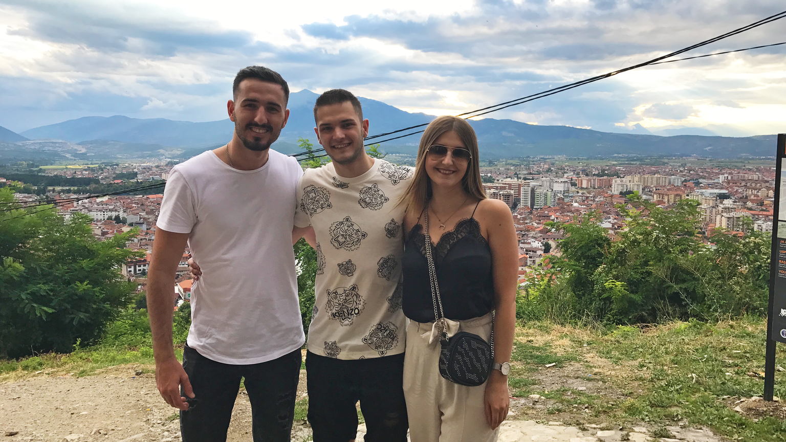 Kosovo-Serie: Gazmen Krasniqi, Florian Susuri, Tina Susuri