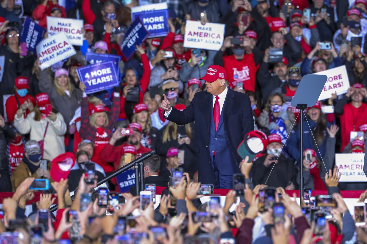 epa08792232 US President Donald J. Trump participates in a &#039;Make America Great Again Victory Rally&#039; campaign event at the Richard B. Russell Airport in Rome, Georgia, USA, 01 November 2020.  ...