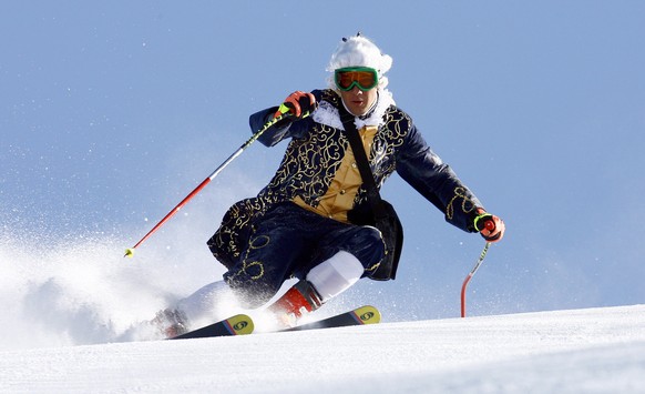 Austria&#039;s Fritz Strobl speeds down the course during an Alpine Ski Men&#039;s Super-G, at the World Cup finals in Lenzerheide, Switzerland, Thursday, March 15, 2007. Fritz Strobl, the 2002 Olympi ...