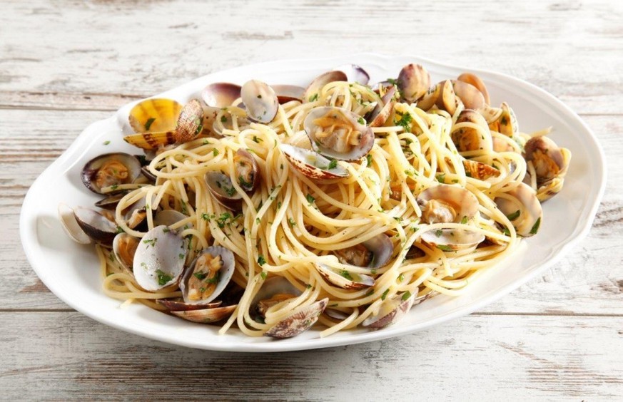 spaghetti alle vongole muscheln moules meeresfrüchte schellfisch fisch pasta italien italienisch cucina italiana food essen http://www.cucchiaio.it/ricetta/spaghetti-vongole/