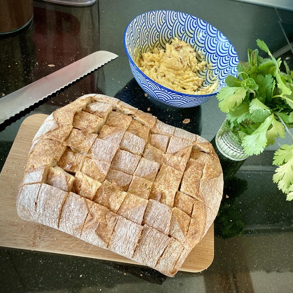 Ofen-Ciabatta mit Honig-Chili-Butter snack food essen kochen