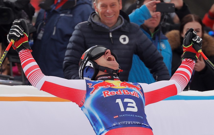 epa08162772 Matthias Mayer of Austria reacts in the finish area during the Men&#039;s Downhill race of the FIS Alpine Skiing World Cup event in Kitzbuehel, Austria, 25 January 2020. EPA/VALDRIN XHEMAJ