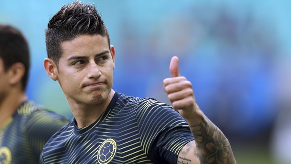 Colombia&#039;s James Rodriguez gives a thumbs up before a Copa America Group B soccer match against Paraguay at Arena Fonte Nova in Salvador, Brazil, Sunday, June 23, 2019. (AP Photo/Ricardo Mazalan)