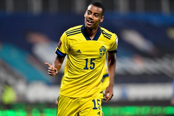 epa09103713 Alexander Isak of Sweden celebrates after scoring the team&#039;s second goal during the FIFA World Cup 2022 qualifying soccer match between Kosovo and Sweden in Pristina, Kosovo, 28 March ...