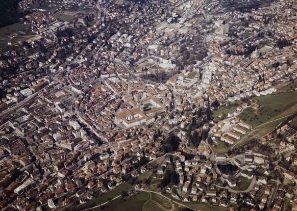 Die Stadt St.Gallen aus der Vogelperspektive, 15.04.1967.