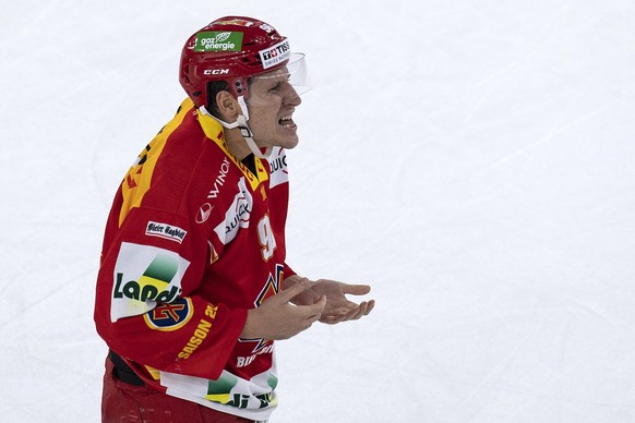 Biels Damien Brunner hat sich am Mund weh getan im Eishockey Meisterschaftsspiel der National League zwischen dem EHC Biel und dem HC Fribourg-Gotteron, am Freitag, 9. Oktober 2020, in der Tissot Aren ...