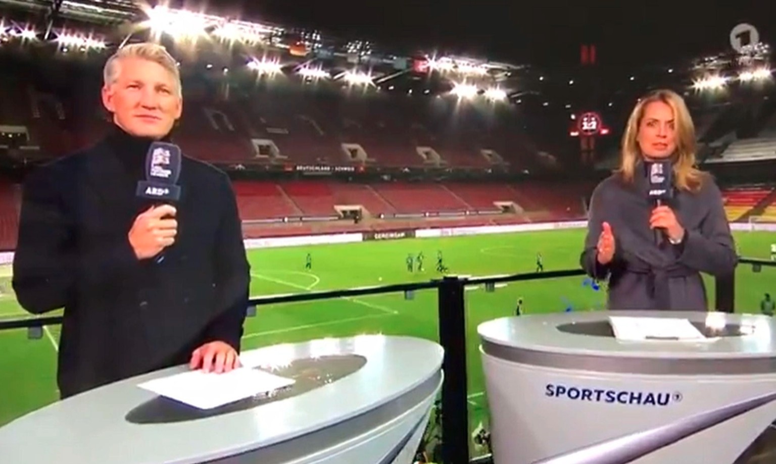 Jessy Wellmer (r.) und Bastian Schweinsteiger moderierten den «Sportschau»-Abend beim Nations-League-Spiel zwischen Deutschland und der Schweiz.