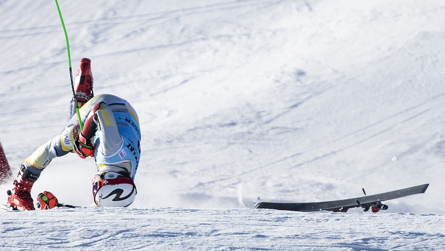 Lucas Braathen of Norway falls down during the second run of the men&#039;s giant slalom race at the Alpine Skiing FIS Ski World Cup in Adelboden, Switzerland, Friday, January 8, 2021. (KEYSTONE/Peter ...