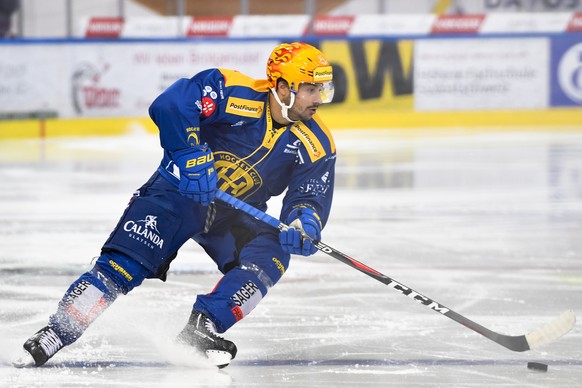Davos&#039; Inti Pestoni, beim Eishockey-Qualifikationsspiel der National League A zwischen dem HC Davos und dem HC Fribourg-Gotteron am Dienstag, 2. Oktober 2018, in der Vaillant Arena in Davos. (PPR ...