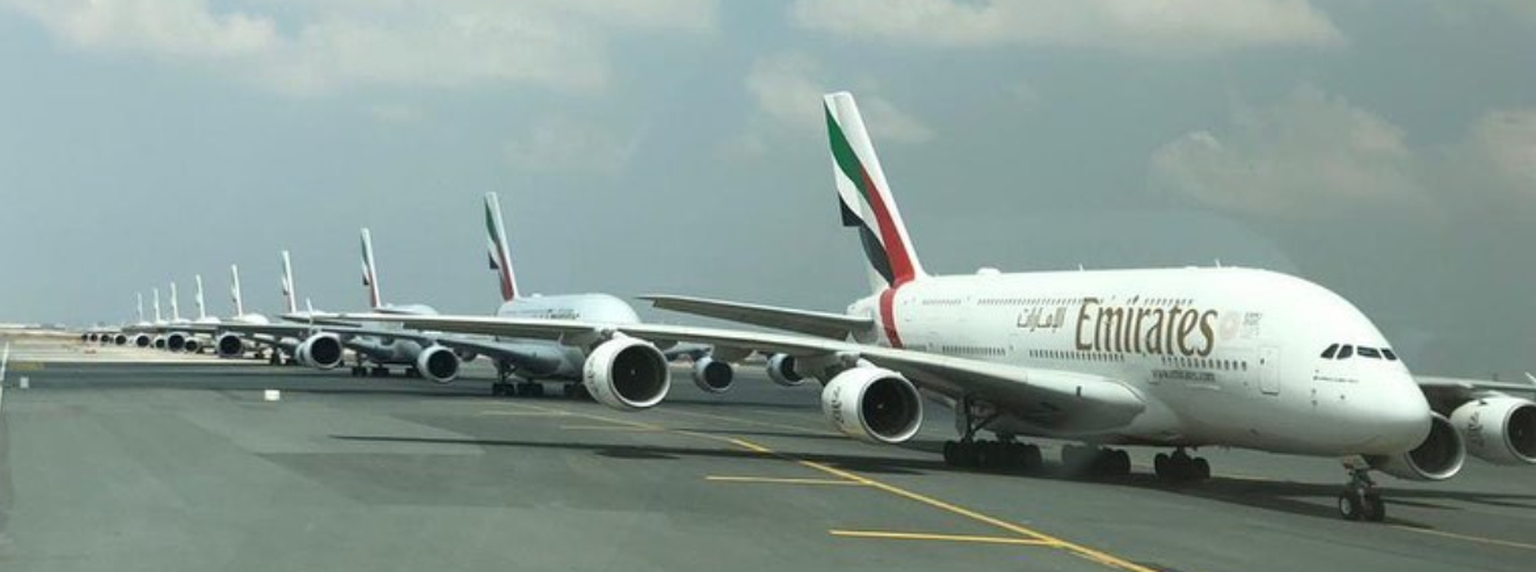 In Dubai steht alles still: 115 A380 Superjumbos von Emirates bleiben wegen Corona am Boden.
