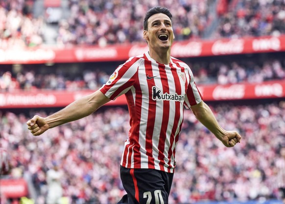 epa08434340 (FILE) - Athletic Bilbao&#039;s Aritz Aduriz celebrates after scoring a goal during the Spanish La Liga soccer match between Athletic Bilbao and Real Madrid at San Mames stadium in Bilbao, ...