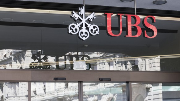 ARCHIVBILD ZU DEN QUARTALSZAHLEN DER UBS --- The headquarter of Swiss bank UBS with its logo above the entrance area at Paradeplatz square in Zurich, Switzerland, pictured on April 18, 2018. (KEYSTONE ...