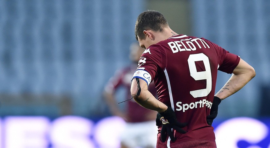 epa07280416 Torino&#039;s Andrea Belotti is dejected during their Spanish La Liga Primera Division soccer match played at San Mames stadium in Bilbao, northern Spain, 13 January 2019. EPA/MIGUEL TONA