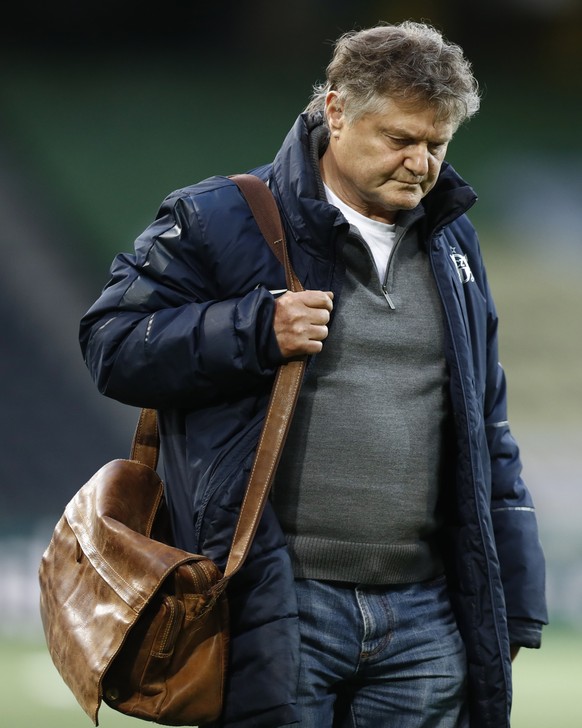 FC Zuerich&#039;s president Ancillo Canepa leaves the pitch at halftime during the first Super League soccer match after the Coronavirus lockdown, between BSC Young Boys and FC Zuerich, on Friday, Jun ...