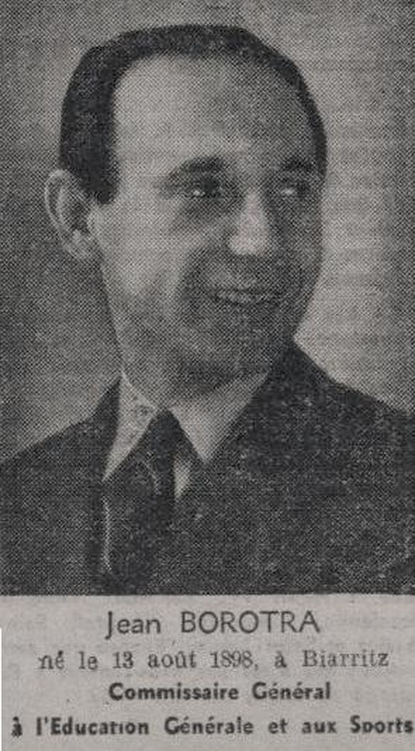 Jean Borotra en janvier 1942.
https://fr.wikipedia.org/wiki/Jean_Borotra#/media/Fichier:Jean_Borotra_en_janvier_1942.jpg