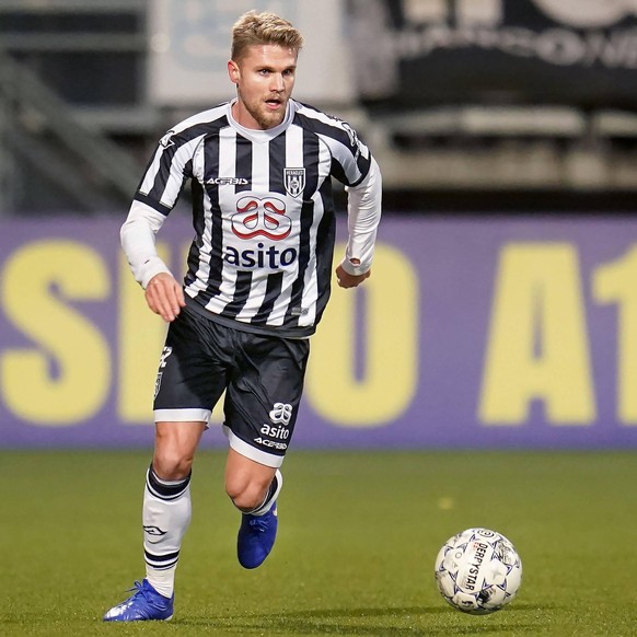 THE HAGUE, 29-02-2020, Cars Jeans Stadion ADO Den Haag, Dutch Eredivisie football season 2019/2020. Heracles player Alexander Merkel on the ball during the game ADO - Heracles . ADO - Heracles PUBLICA ...