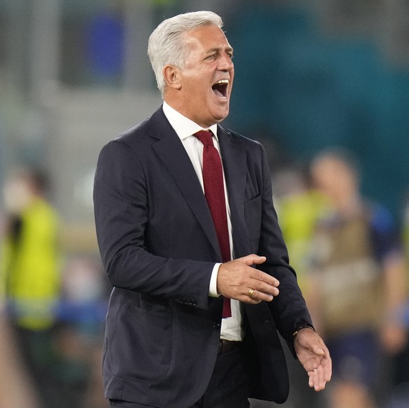 epa09277976 Switzerland&#039;s head coach Vladimir Petkovic reacts during the UEFA EURO 2020 group A preliminary round soccer match between Italy and Switzerland in Rome, Italy, 16 June 2021. EPA/Ales ...