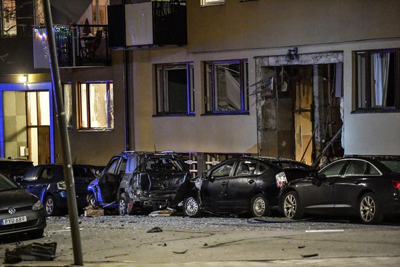 epa08124736 The site where an explosion damaged a residential building and cars in central Stockholm, Sweden, 20 January 2020. The building and nearby buildings as well as several cars were damaged, b ...