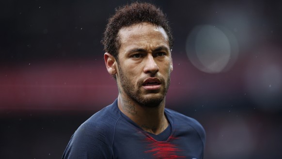 epa07547249 Paris Saint Germain&#039;s Neymar looks on during the French Ligue 1 soccer match between PSG and Nice at the Parc des Princes stadium in Paris, France, 04 May 2019. EPA/YOAN VALAT