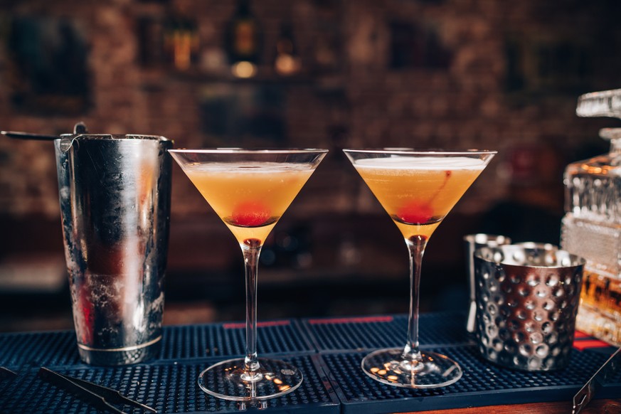 perfect manhattan cocktail vermouth bourbon rye trinken drinks alkohol