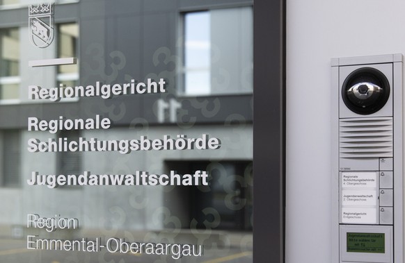Der Eingang zum Regionalgericht der Region Emmental-Oberaargau, am Sonntag, 22. November 2020 in Burgdorf im Kanton Bern. (KEYSTONE/Peter Klaunzer)