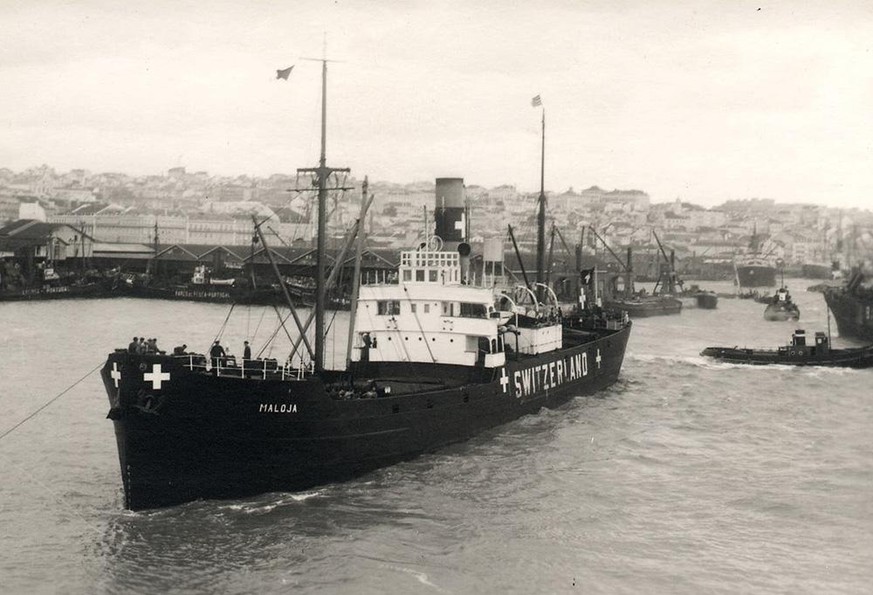 Die «Maloja» verlässt den Hafen Lissabon Richtung Afrika, September 1942.