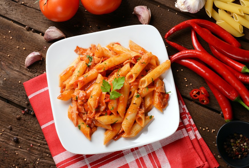 penne all arrabbiata chili pasta italien essen food