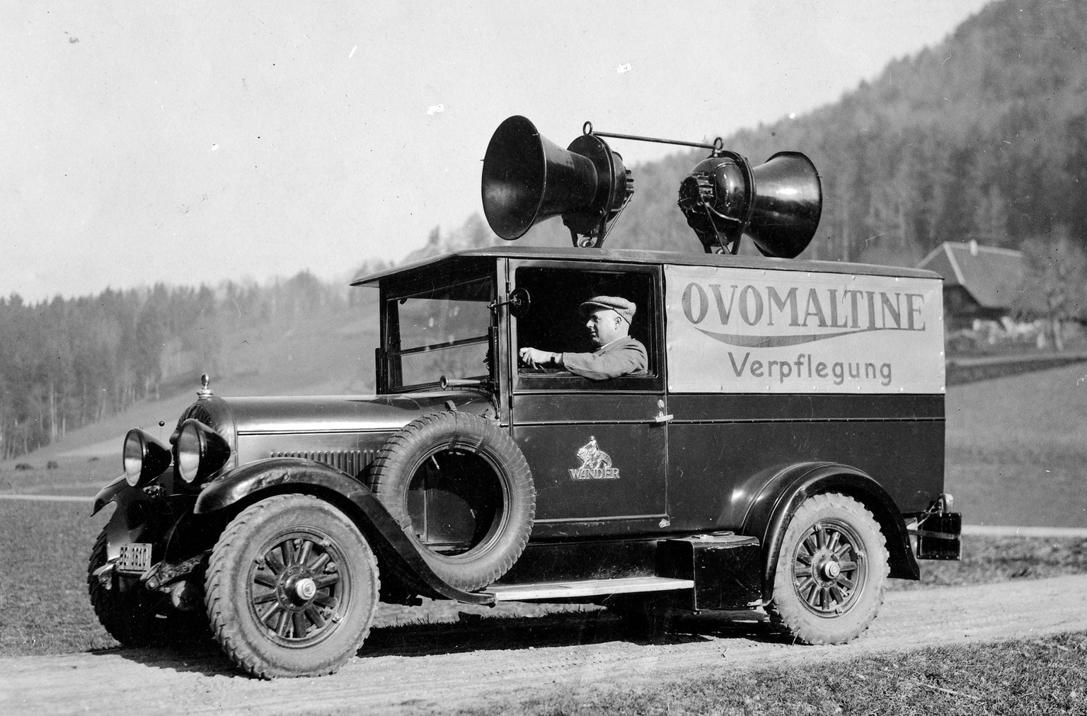 Werbewagen für Ovomaltine in den 1930er-Jahren.