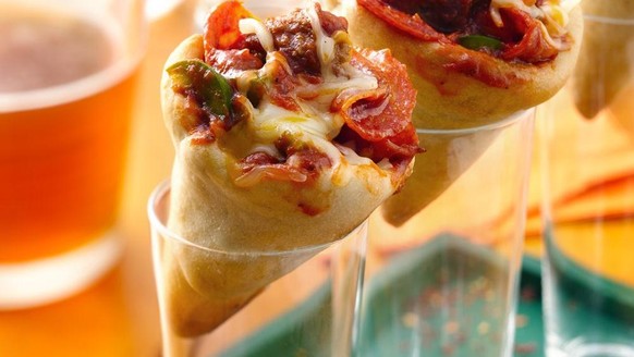 http://www.pillsbury.com/recipes/pizza-cones/044a90f6-e028-4e66-a7d2-5802197ddca6 pizza cones