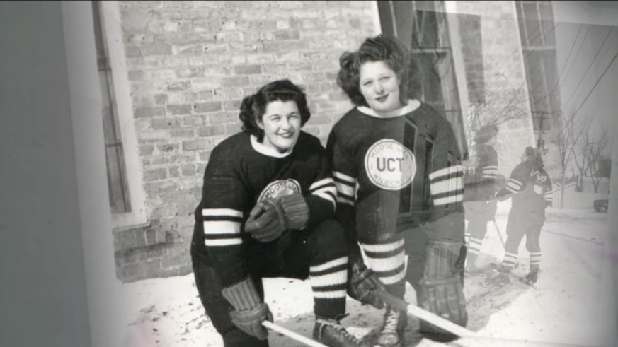 In diesem Eishockey-Outfit, das ein paar schlagende Argumente für sich hat, lernten sich Terry (links) und Pat Ende der 40er-Jahre kennen.