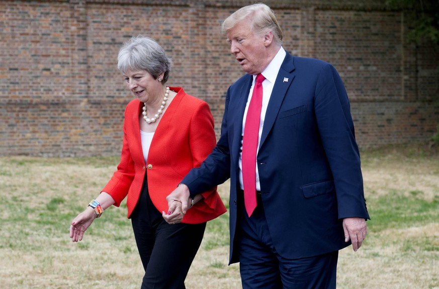 News Bilder des Tages . 13/07/2018. London, United Kingdom. President Trump and Theresa May meet at Chequers. Britains s Prime Minister Theresa May holds bi-lateral and a press Conference talks with U ...