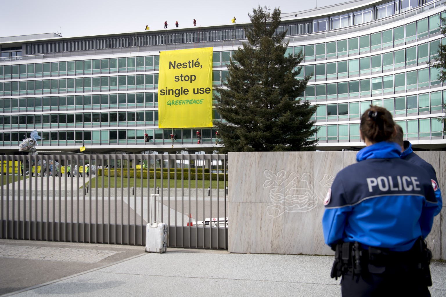 Greenpeace activists bring back to food and drinks giant Nestle a huge monster made of plastic recovered at sea and on the beaches by Greenpeace in front of the Nestle&#039;s headquarter in Vevey, Swi ...