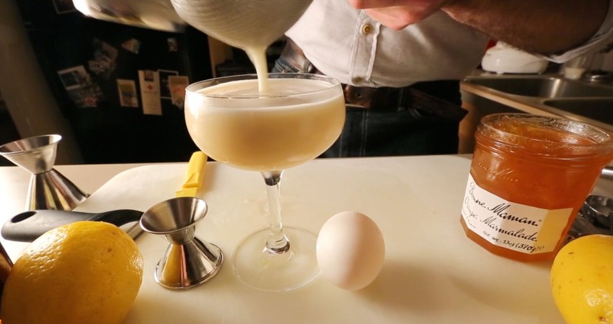 http://www.saveur.com/article/Video/How-to-Make-a-Whisky-Sour-with-Marmalade-Video marmelade whisky sour
