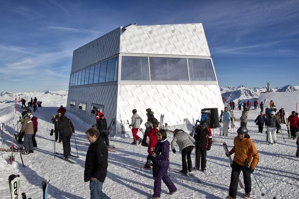 View of the new, not yet open summit restaurant of Swiss architect Tilla Theus, on top of the Weisshorn Mountain in Arosa, Switzerland, 2653m, Wednesday, December 28 2011. After heavy snowfall conditi ...