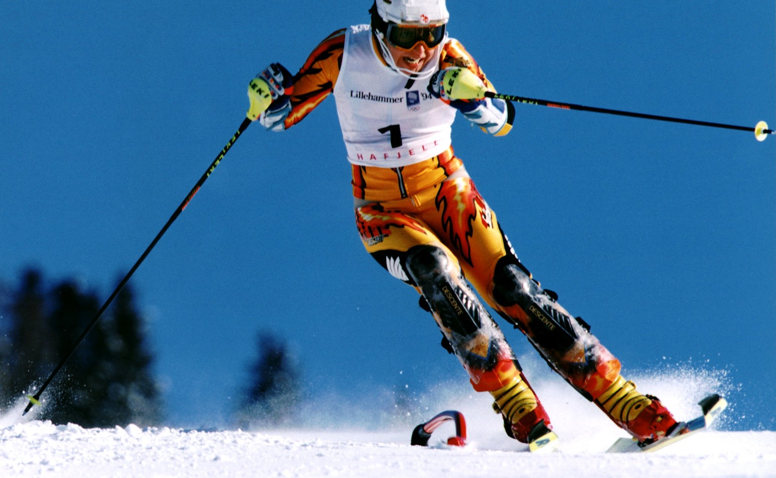 Vreni Schneider gewann am 26. Februar 1994 in Hafjell in 1:56,01 Minuten den Slalom der Frauen und somit ihre insgesamt dritte olympische Goldmedaille. (KEYSTONE/EPA/DPA/Frank Leonhardt)