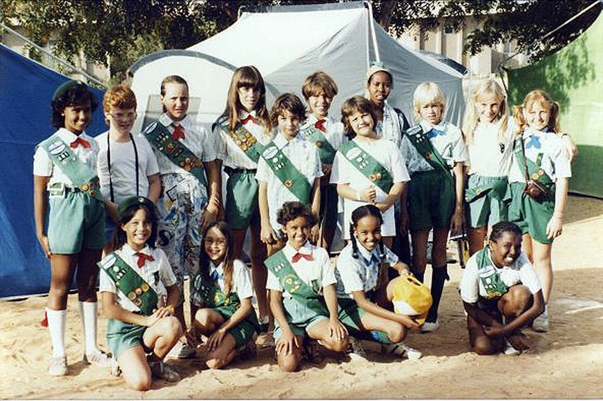Europäische und somalische Pfadfinderinnen (vermutlich 1980er-Jahre).